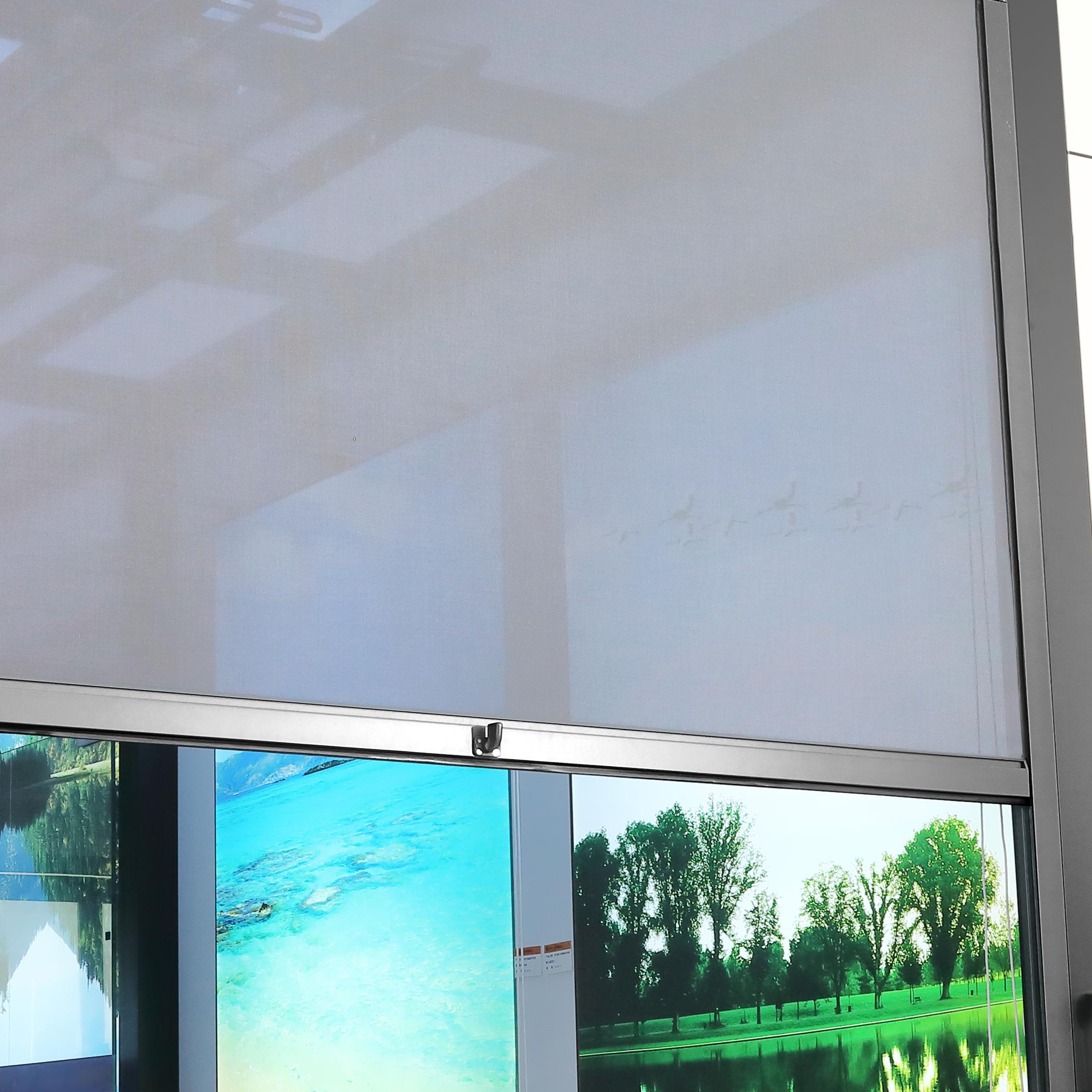 WR100/120 Spring windproof roller blinds (With a child safety lock)